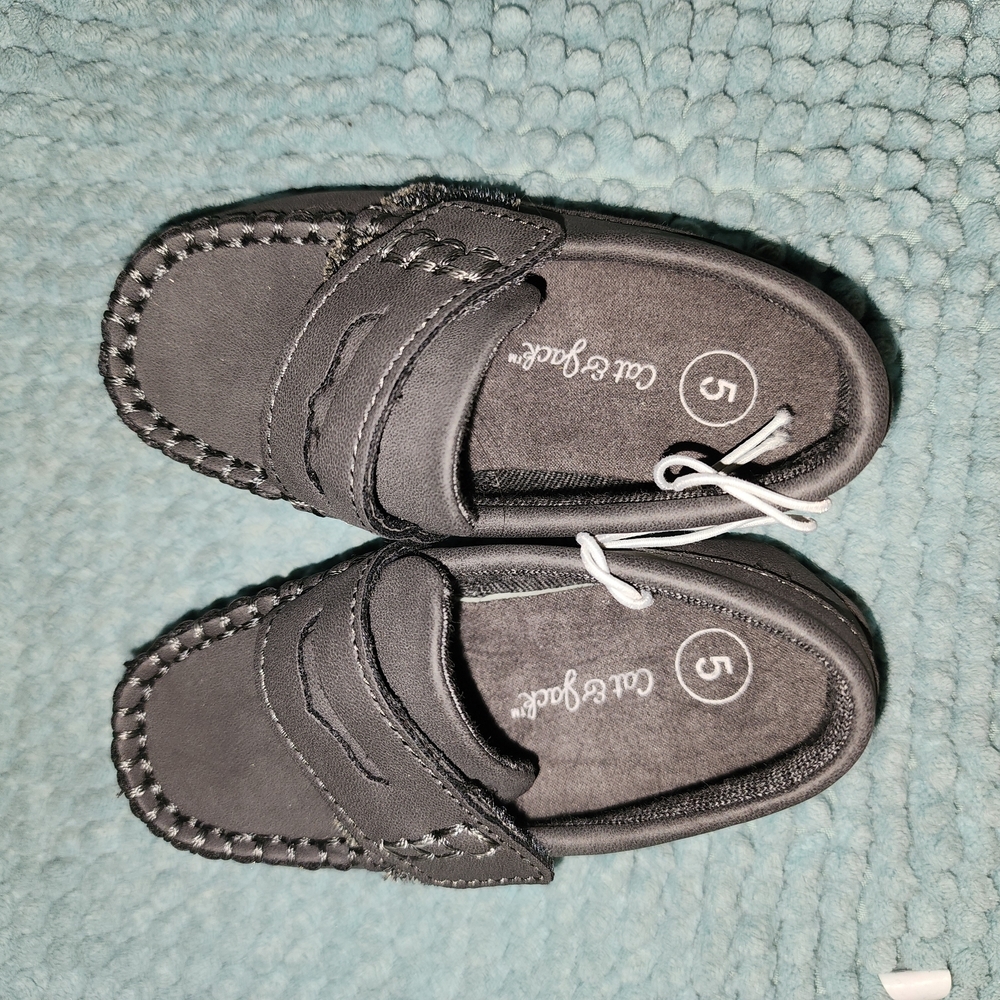 Cat & Jack Kids Black Loafers (New)